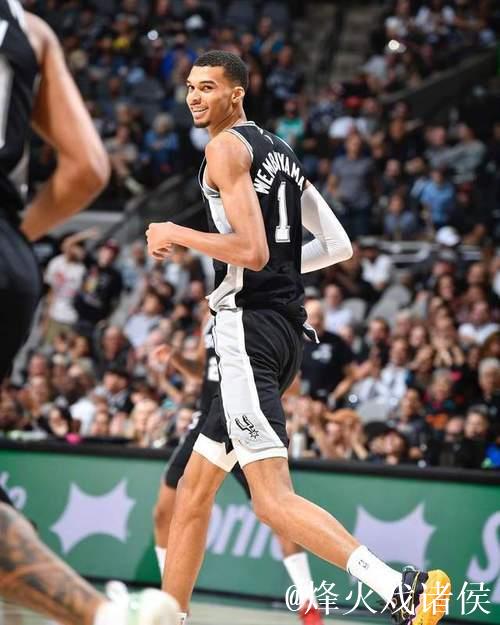 文班25+9马刺狂胜爵士 布克40分太阳绝地翻盘快船 文班25+9马刺狂胜爵士 布克40分太阳绝地翻盘快船