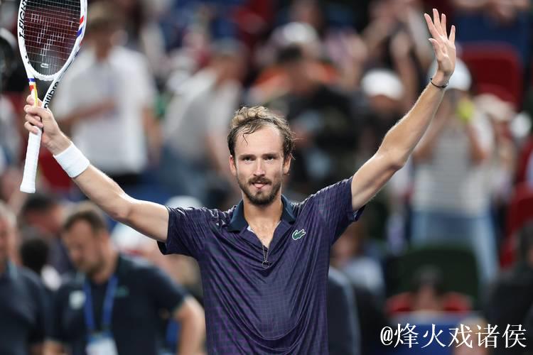 梅德韦杰夫力克德米纳尔 晋级ATP上海大师赛四强 梅德韦杰夫力克德米纳尔 晋级ATP上海大师赛四强