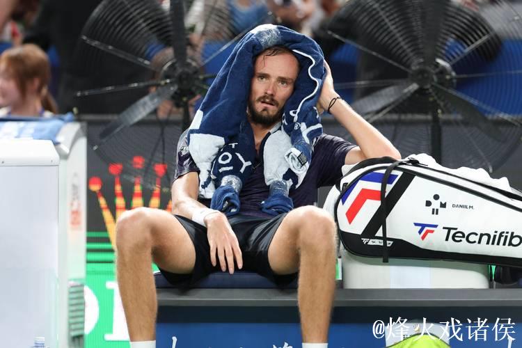 梅德韦杰夫力克德米纳尔 晋级ATP上海大师赛四强 梅德韦杰夫力克德米纳尔 晋级ATP上海大师赛四强