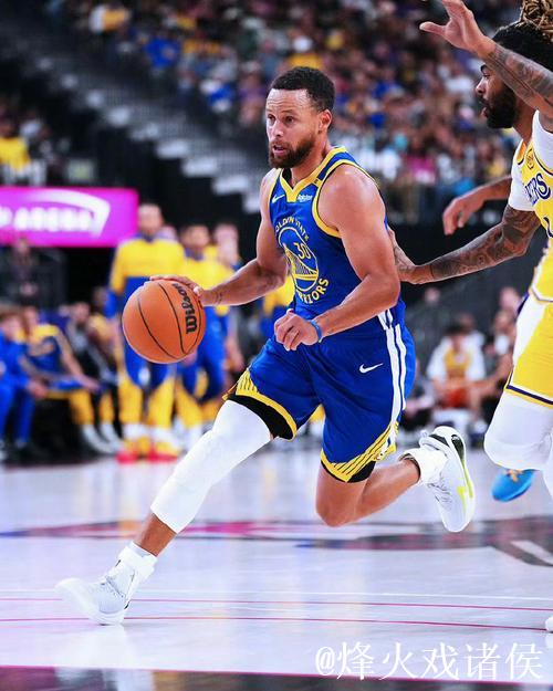 库里21分力压亚历山大52分 勇士击败雷霆豪取2连胜 库里21分力压亚历山大52分 勇士击败雷霆豪取2连胜